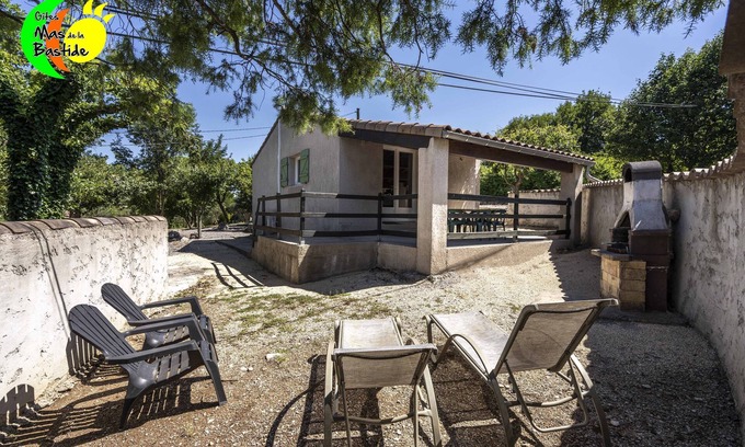 Joyeuse Maison | Gîte Moderne, Piscines, Aire de jeux, village de gites clos et arboré