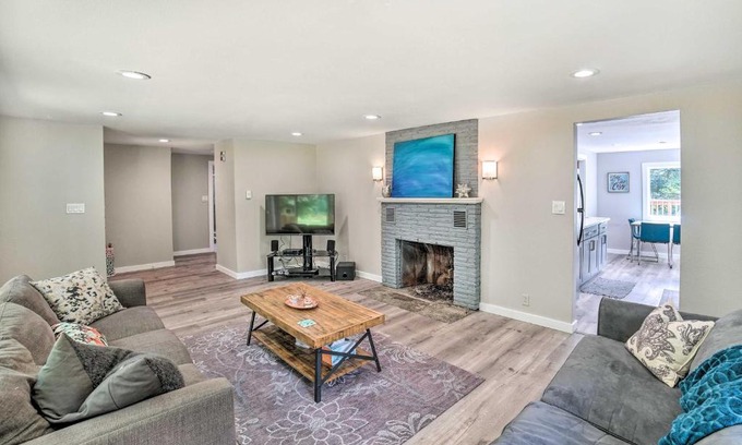 Baring Maison | Modern Gold Bar Vacation Rental with Mountain View