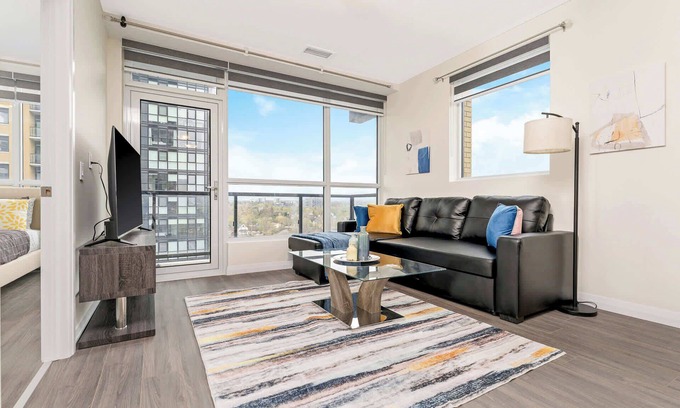 Kitchener Copropriété | Modern High Rise Condo w Private Patio—Downtown