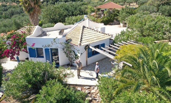 Aipeia Maison | Maison de vacances moderne, très calme, entourée d'oliveraies sur une colline