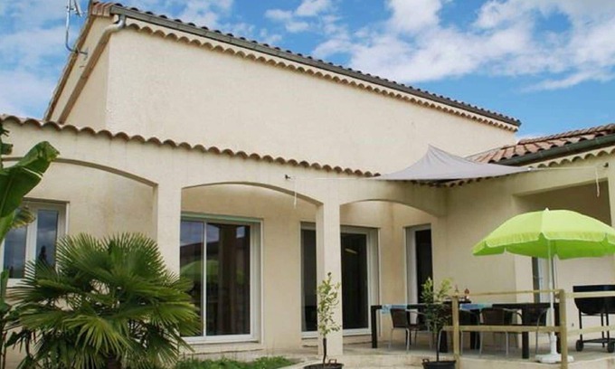 Pradons Maison | Maison de vacances moderne avec piscine chauffée