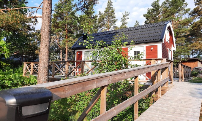 Grodinge Maison | Modern holiday home with internet near the sea and on the doorstep of Stockholm