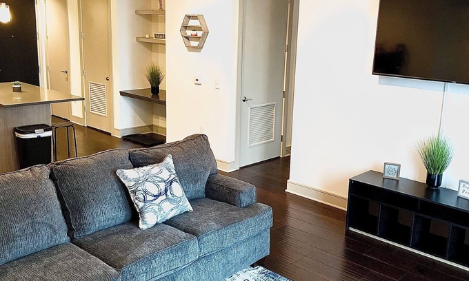 Glendale Appartement | Modern Hollywood Hideaway - Steps from Walk of Fame!