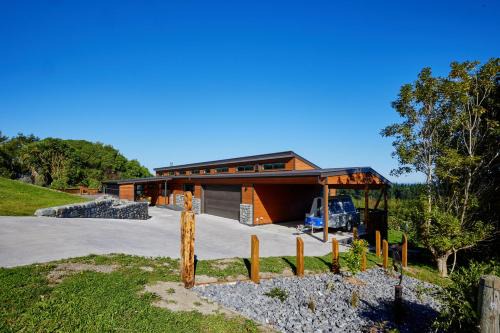 Kaikoura Maison | Modern Home in Peaceful Surround with Great Views