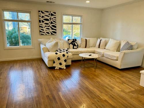 San Jose Appartement | Modern Home with Full Gym & Personal garden