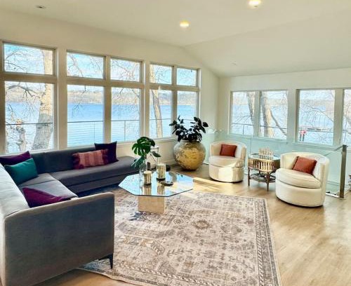 Lakeland Maison | Modern Home with private beach on St. Croix River