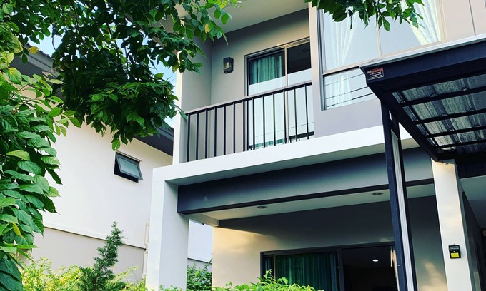 Prawet Maison | Modern house with fitness and pool, close to airport