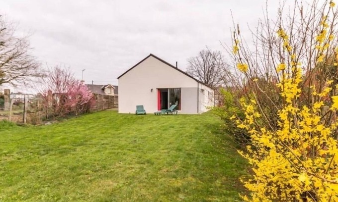 Nozay Cottage | Maison contemporaine à Nozay avec jardin clos, proche Nantes : 3 chambres, Wi-Fi, garage vélos/motos
