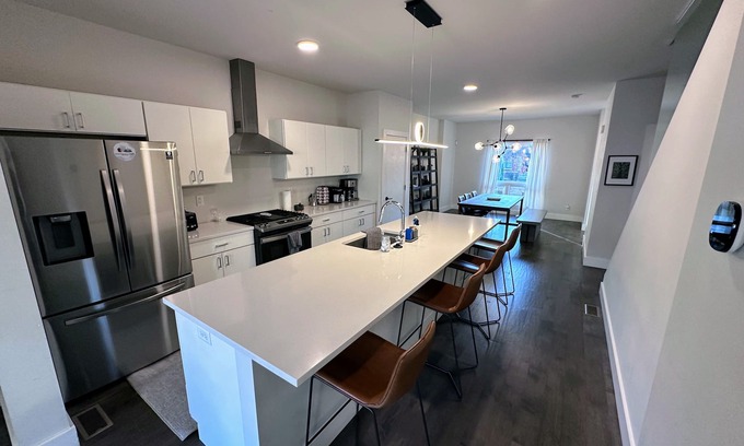 St. Louis Maison | Modern House with Terrace Near Forest Park