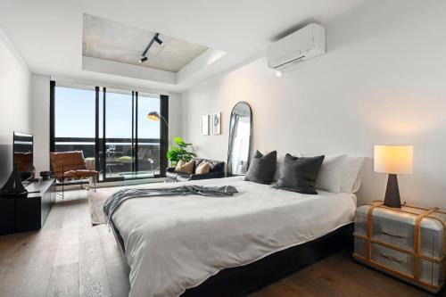 Collingwood North Appartement | Modern, Industrial Hideaway