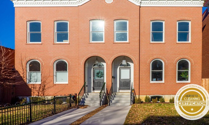 Lafayette Square Maison | Modern Lafayette Square Home | Deck / ABODEbucks