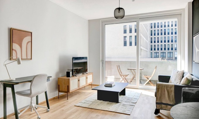 Erdberg Appartement | Modern Landstraße 1BR w/ Amazing Views, steps from Danube, by Blueground