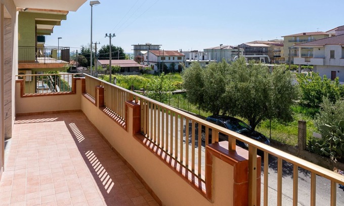 Strongoli Appartement | Modern Loft Surrounded by Nature