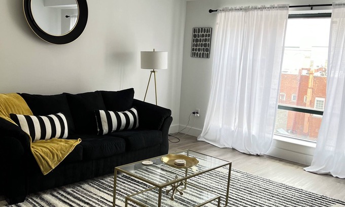Downtown Appartement | Modern Luxe 1BR Apt in Downtown Stamford