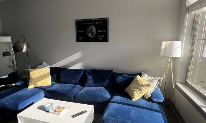 Northeast Appartement | Modern , luxurious, DC apartment with pool and gym