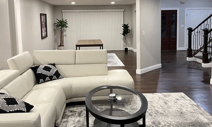 Northport Maison | Modern Luxury 3 Bedroom House with a Pool Table
