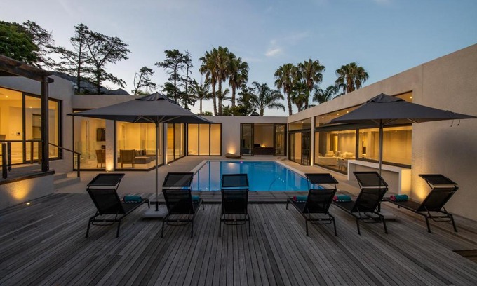 Steenberg Estate Maison | Modern luxury 6 bedroom home in Constantia