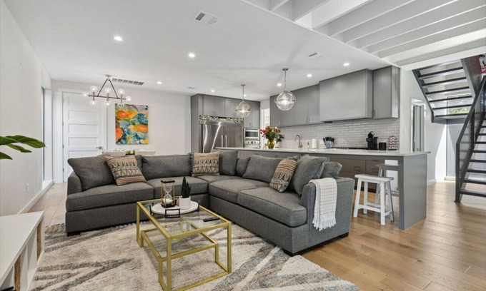 Old East Dallas Maison | Modern Luxury 8 Bedroom/8 Bath Connected Duplex