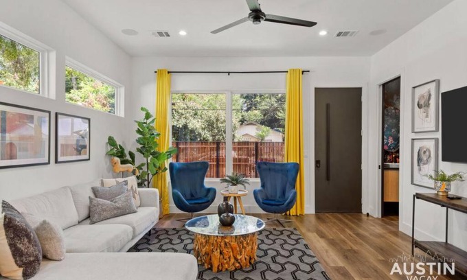 East Cesar Chavez Maison | Modern Luxury Home - Minutes from Lady Bird Lake