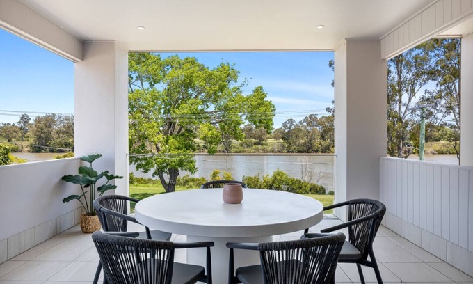 Yeronga Maison | Modern Luxury Riverfront Sanctuary