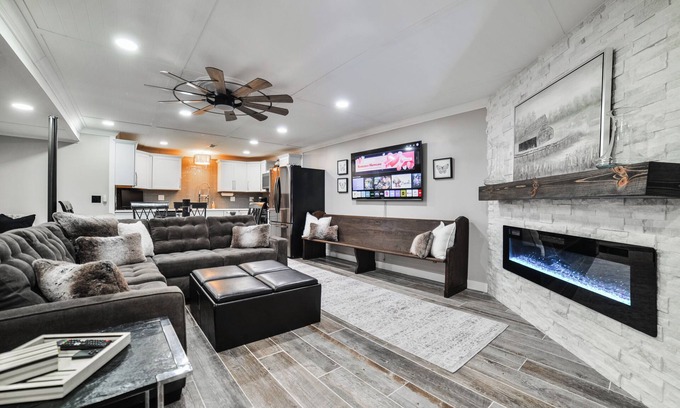 Jackson Maison | Modern Luxury Stay | Fast WiFi | Bunk Room Option