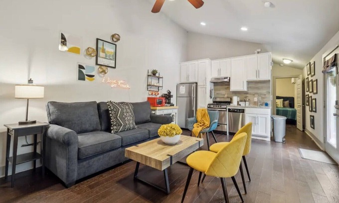 Blackshear-Prospect Hill Maison | MODERN & LUXURY STAY in Austin, Mins to Downtown!