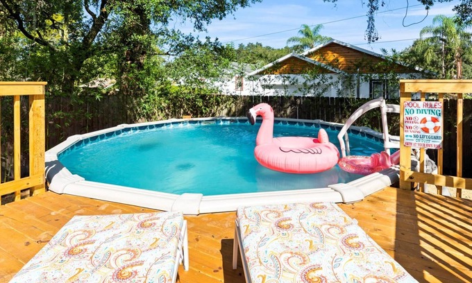 Tampa Maison | Modern Meets Tropical - Beautiful, Updated Pet Friendly 3BD Pool Home with Outdoor Living Space