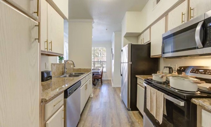 MacGregor Appartement | Modern Minimalist 2Bed | TMC & 5 min from Midtown