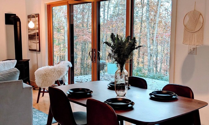 Spooner Cabine | Modern Cabin-HotTub -Lake Peaceful Escape!