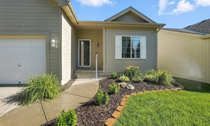 McArdle Maison | Modern Nest in NW Omaha