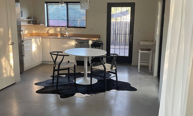 F. Q. Story Appartement | Modern, new guest house in historic neighborhood, bordering downtown Phoenix