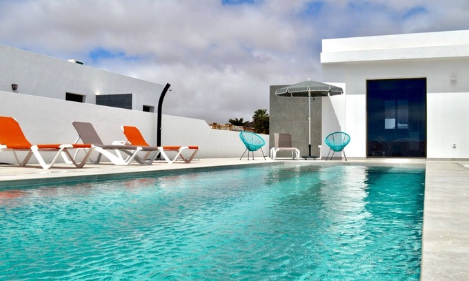 Costa Teguise Villa | modern newly built villa