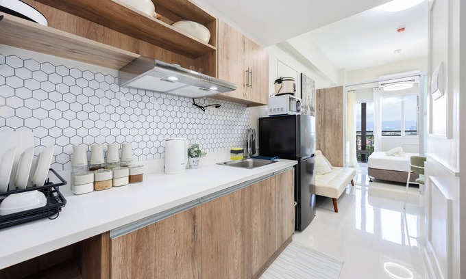 Lapu-Lapu Copropriété | Modern Nordic Studio with Balcony and Pool in Primeworld District Near Airport