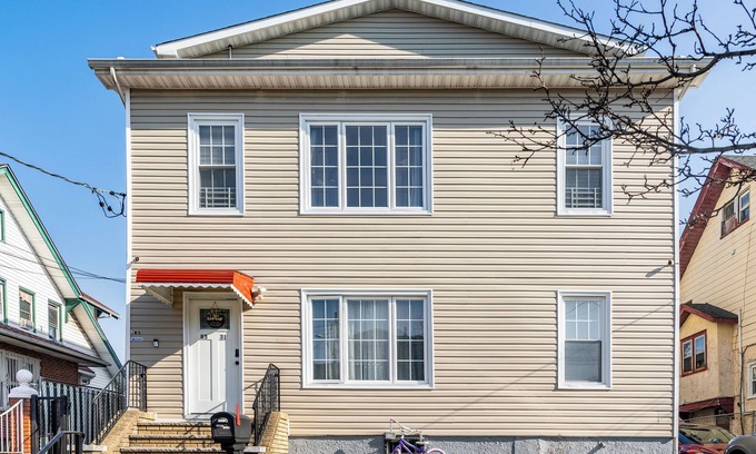 Jamaica Hills Appartement | LUXURY ESCAPE – 30 MIN TO MIDTOWN, 15 MIN TO JFK/LGA, PRIME LOCATION!