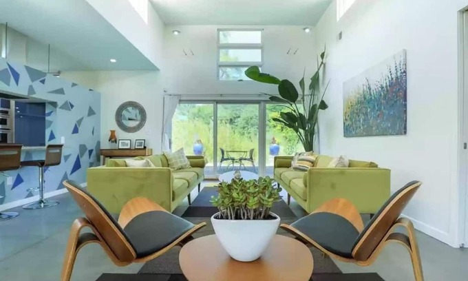 Miller Beach Maison | Modern Oasis 2 blocks to Beach Rooftop Terrace