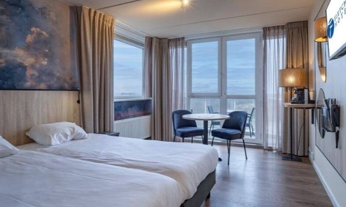 Wijk aan Zee Hôtel | Modern Oasis Retreat Perfect for Scenic Walks and Cycling - Steps from Beach