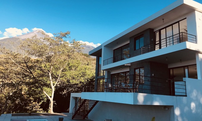 Alotenango Maison | Paradis moderne dans un complexe de golf