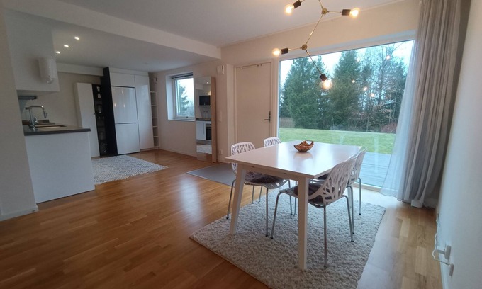 Floda Appartement | Modern & Private near Nature: kitchen, washer - perfect for 2-4 people & up to 5