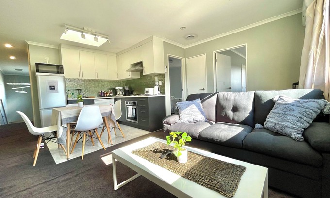 Rosedale Maison | Modern Private 2nd Floor 2bedroom 2 bathroom home unit