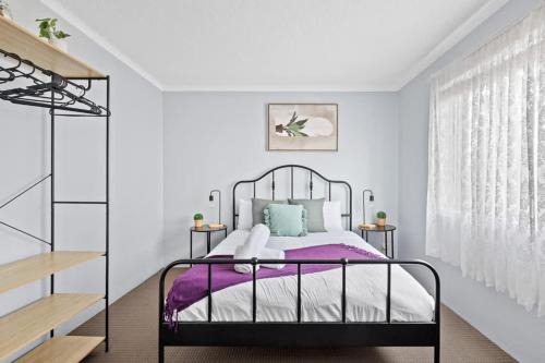 Liverpool Maison | Modern Private Double Room - Central Spot at Liverpool - Shared Bathroom