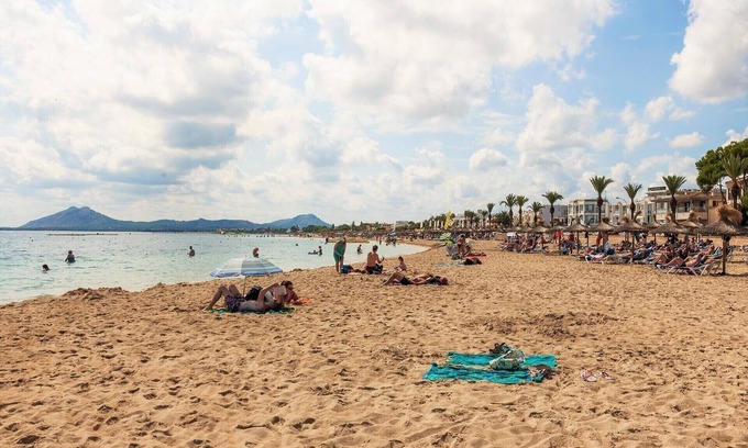 Les Palmeres Villa | Modern Puerto Pollensa Villa | Short Walk to Centre and Beach | Villa Siller Roqueta | Mallorca