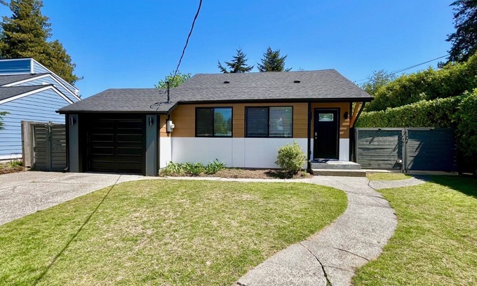 SeaTac Maison | Modern, Quiet Home ♪ Mins to Airport ♫ Fast WIFI
