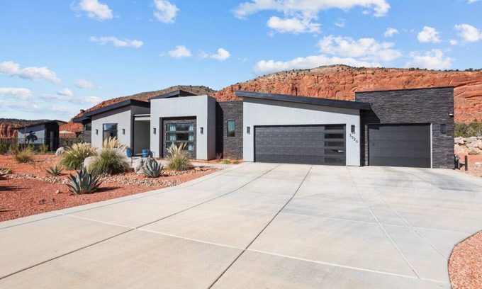 Silver Reef Appartement | Modern Red Cliff Home with Private Pool