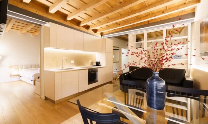 Citta Antica Appartement | Résidence moderne avec balcons donnant sur la Piazza Erbe