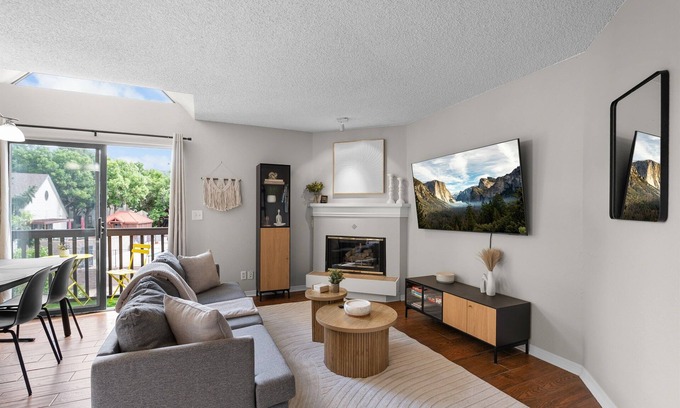Englewood Copropriété | Modern Retreat | 2BR Retreat Near Denver | Gym