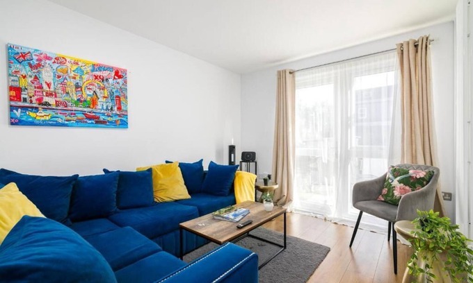 Vassall Maison | Modern Retreat - 3 Beds - Parking - Wifi - 15 mins to tube
