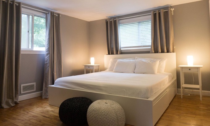 Quincy Maison | Rénové 2Br 2Ba / Parking gratuit / Espace extérieur / Animaux et famille