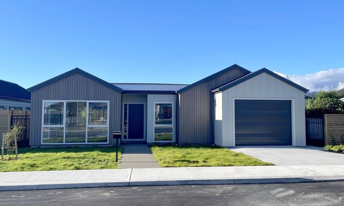 Paraparaumu Maison | Modern Retreat in Paraparaumu