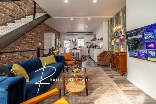 Pittsburgh Maison | Modern Retreat With Dedicated Parking 2 King Beds Arcade BBQ