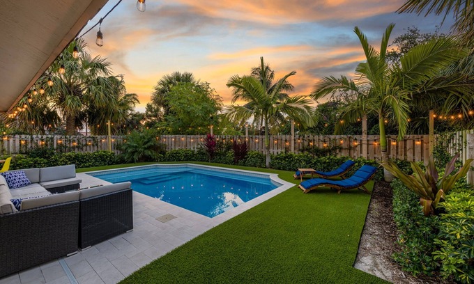 Poiciana Park II Maison | Modern Romantic Tropical Poolside Retreat!
